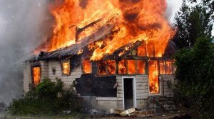 Rumah terbakar